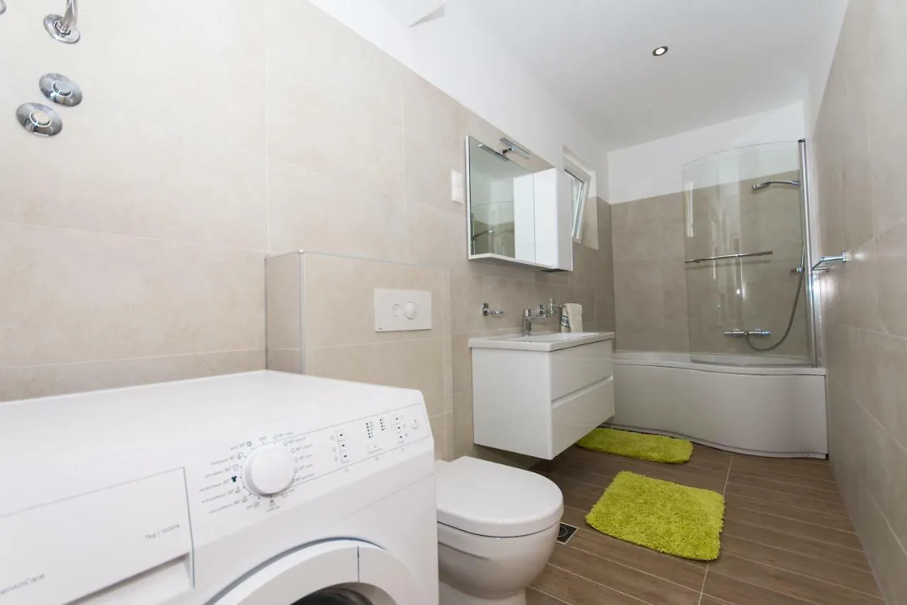 Apartment Villa Rozana - Beachfront Wellness Retreat Seget Vranjica Kroatien