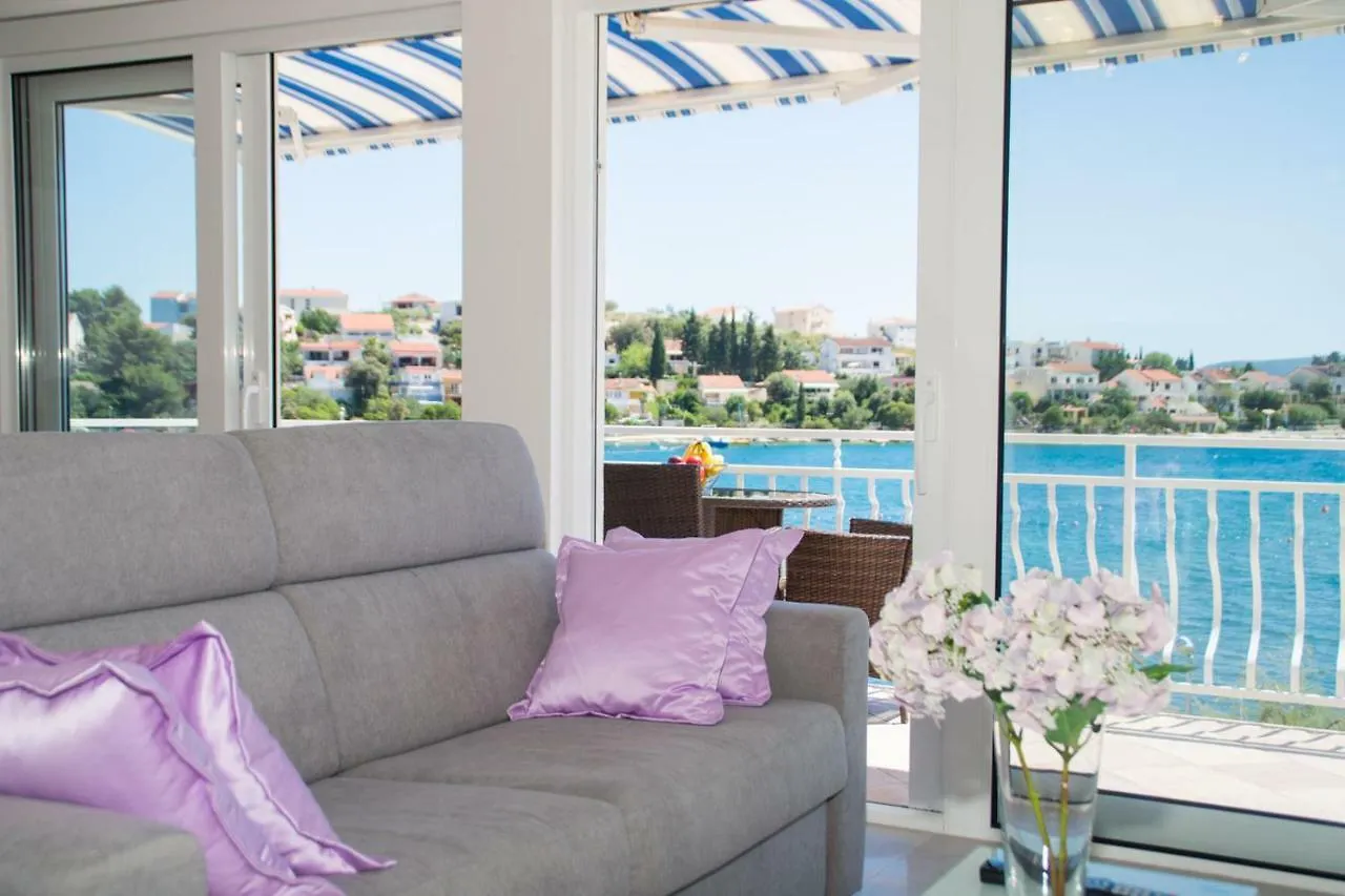 Villa Rozana - Beachfront Wellness Retreat Seget Vranjica Kroatien